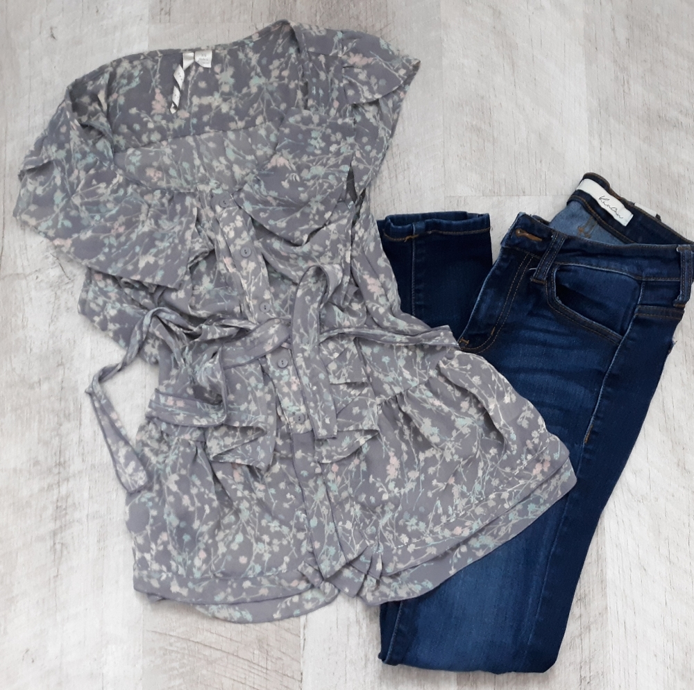 Lauren Conrad Sleeveless ruffle blouse